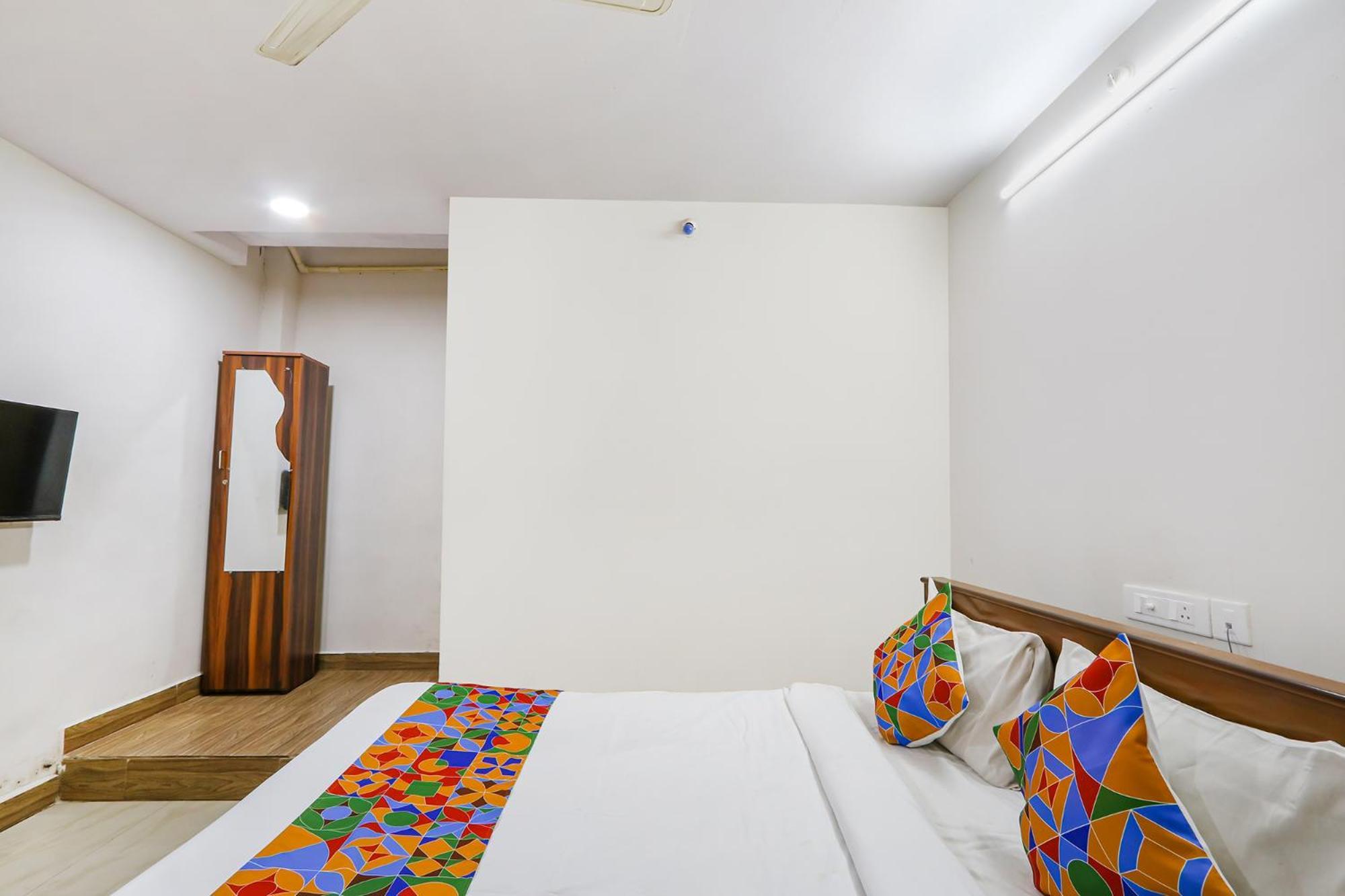 Fabexpress Korner Inn - Sivaji Park Visakhapatnam Zewnętrze zdjęcie